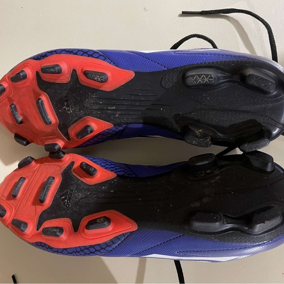 Beautiful good condition adidas soccer shoes! - Picture 4 of 4